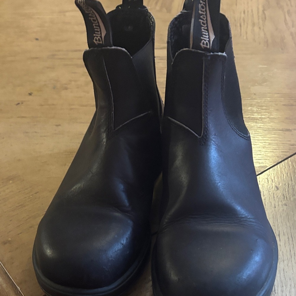 Blundstone black Leather Chelsea Boots